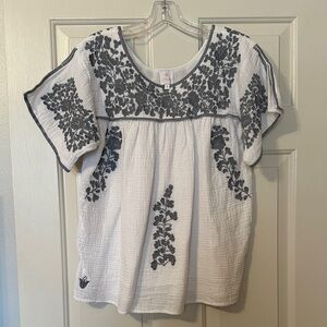 Chic White and Gray Floral Blouse